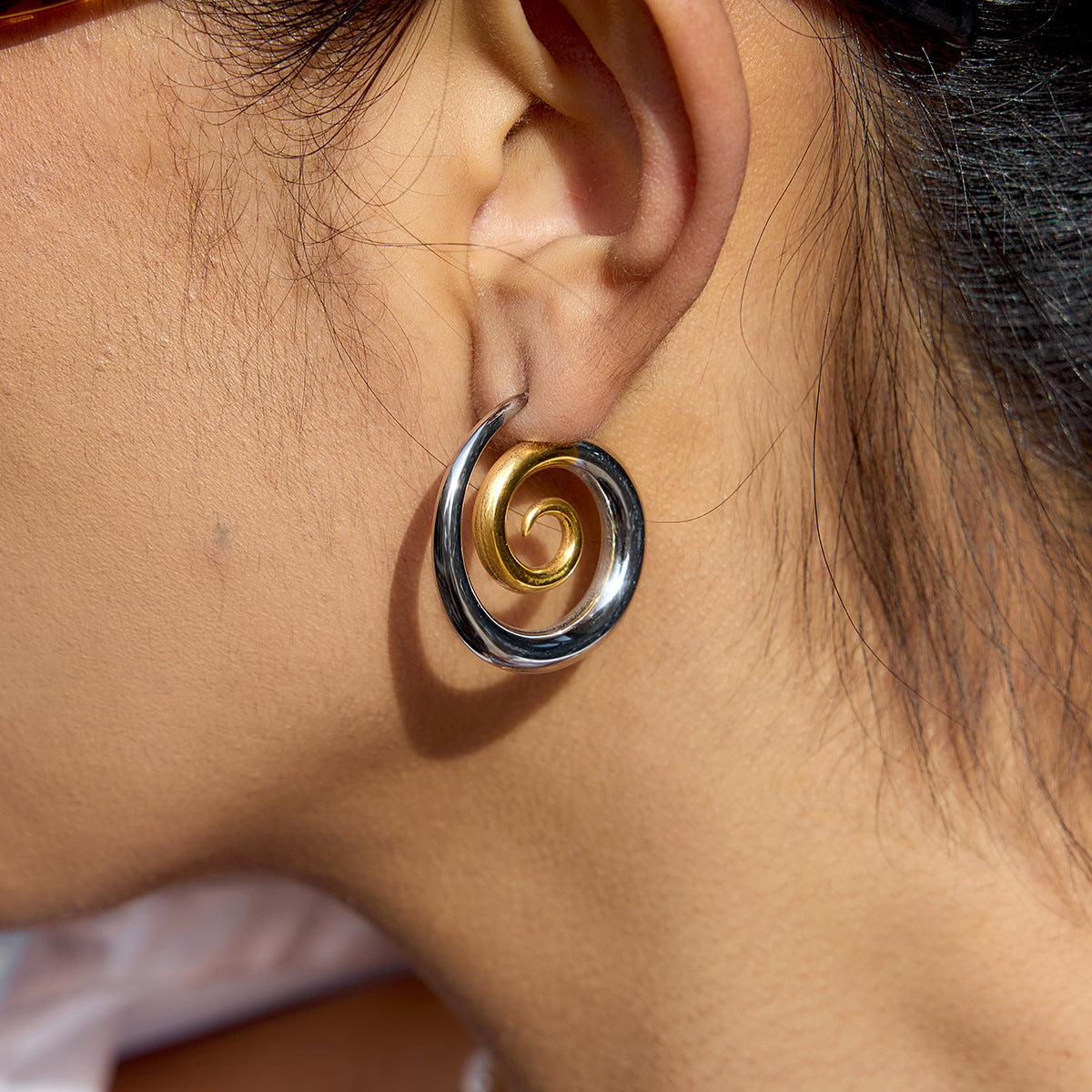 Pendientes de acero inoxidable geométricos minimalistas con baño de oro al vacío PVD para mujer