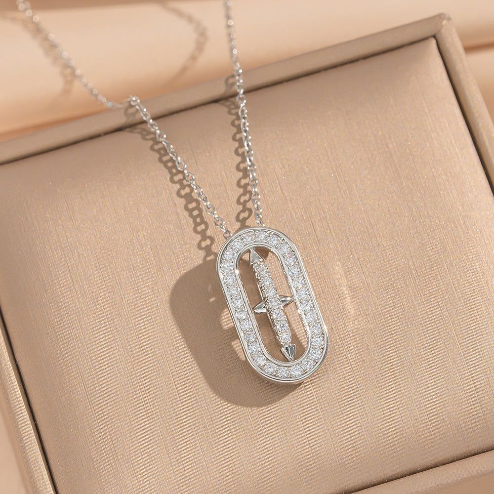 Light Luxury Star-Shaped Pendant Necklace for Women with 18K Gold Plated Copper and Titanium Steel O-Chain