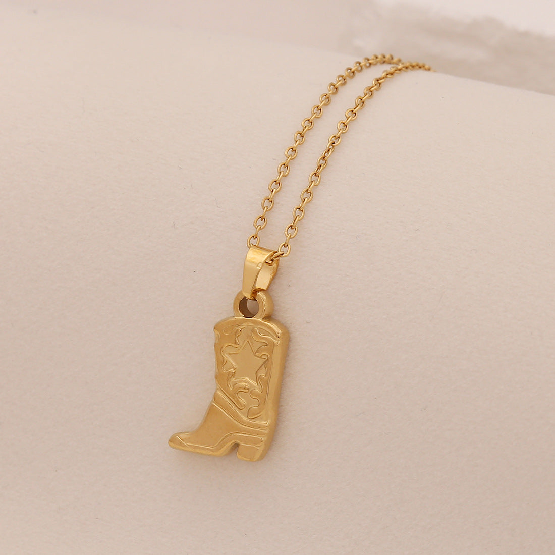 Collana con pendente a forma di stivale, in stile personalità, in acciaio inossidabile con finitura placcata per donna