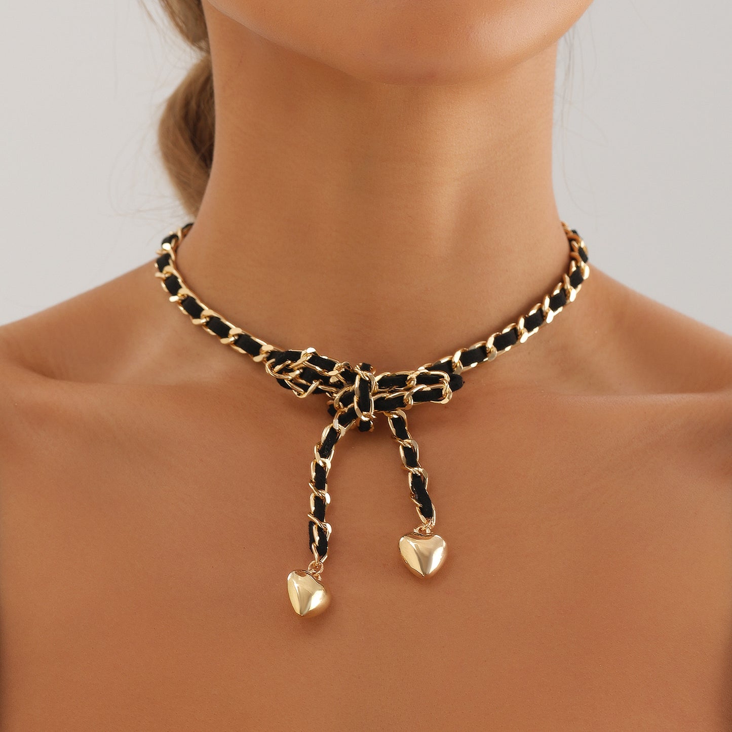 Minimalist Heart-Shaped Velvet-Wrapped Pendant Necklace with Plated Alloy Charm and Delicate Layered Collar Chain for Women