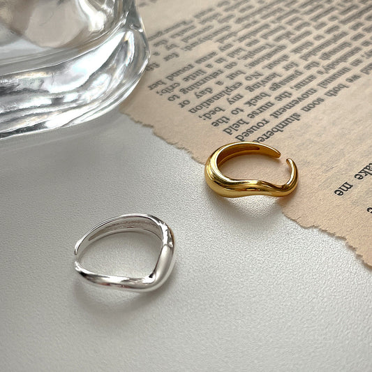 Anello Minimalista a Forma di Arco da Donna in Argento Sterling 925 con Design a Linee Pulite ed Estetica Geometrica