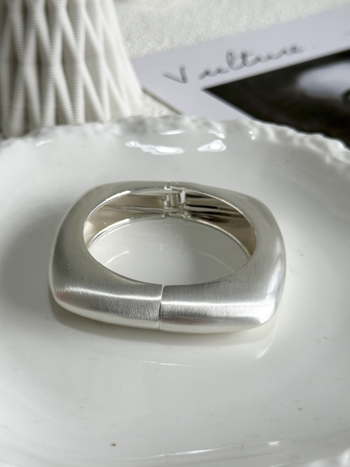 Vintage Geometric Enamel Plated Alloy Bracelet for Women