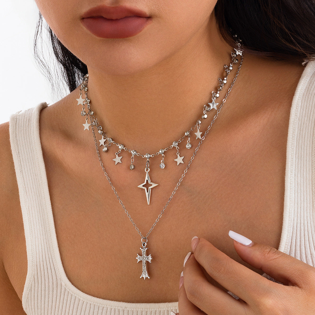 Collana girocollo da donna con croce a forma di stella, dolce e grintosa, con strass e nappe, in lega placcata