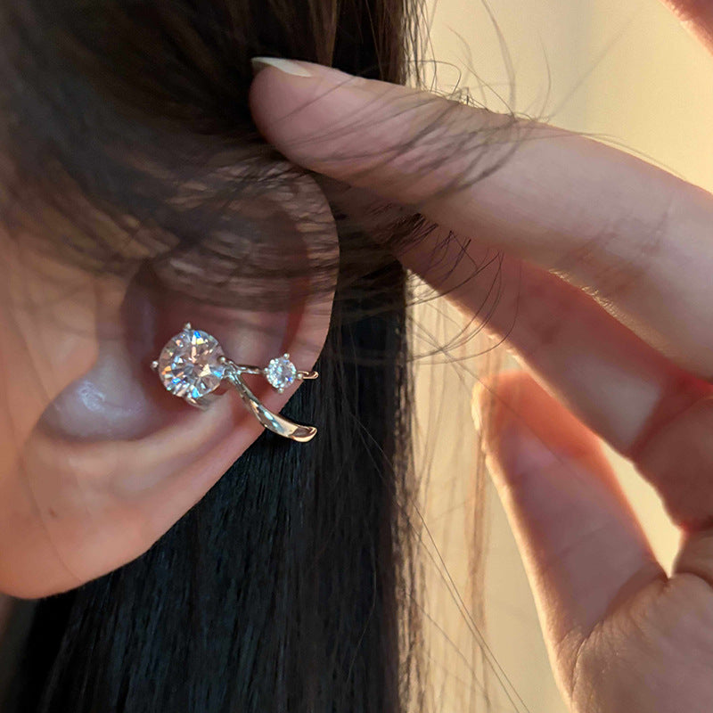Fashionable Geometric Round Zirconia-Set Copper Ear Cuffs for Women Lightweight Luxe Minimalist Ear Bone Clips