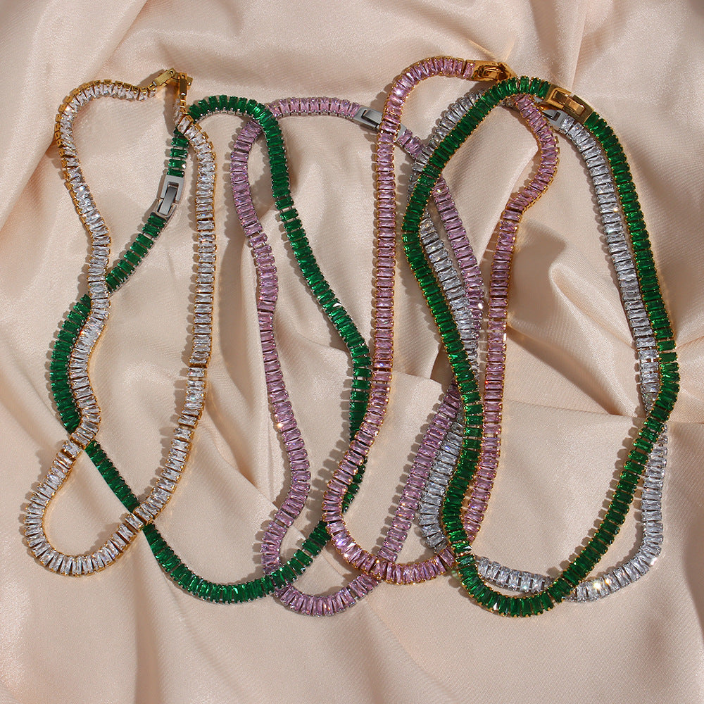 Set Collana con Pendente Geometrico Minimalista e Zirconi su Catena in Acciaio Inox da Donna