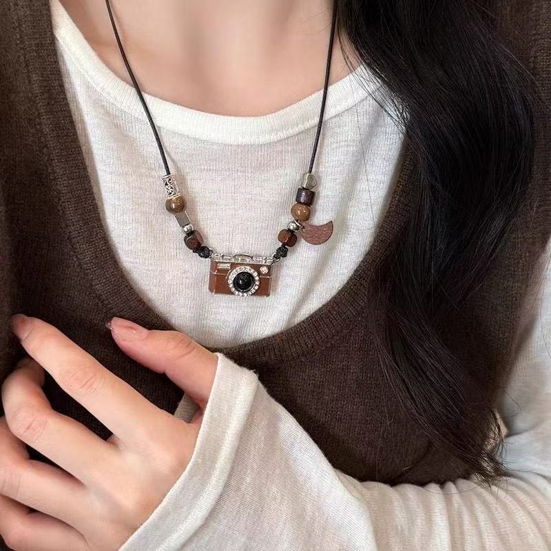 Collana con Ciondolo Vintage a Occhio di Tigre Geometrico Placcata Oro 18K Lunga per Maglione da Donna