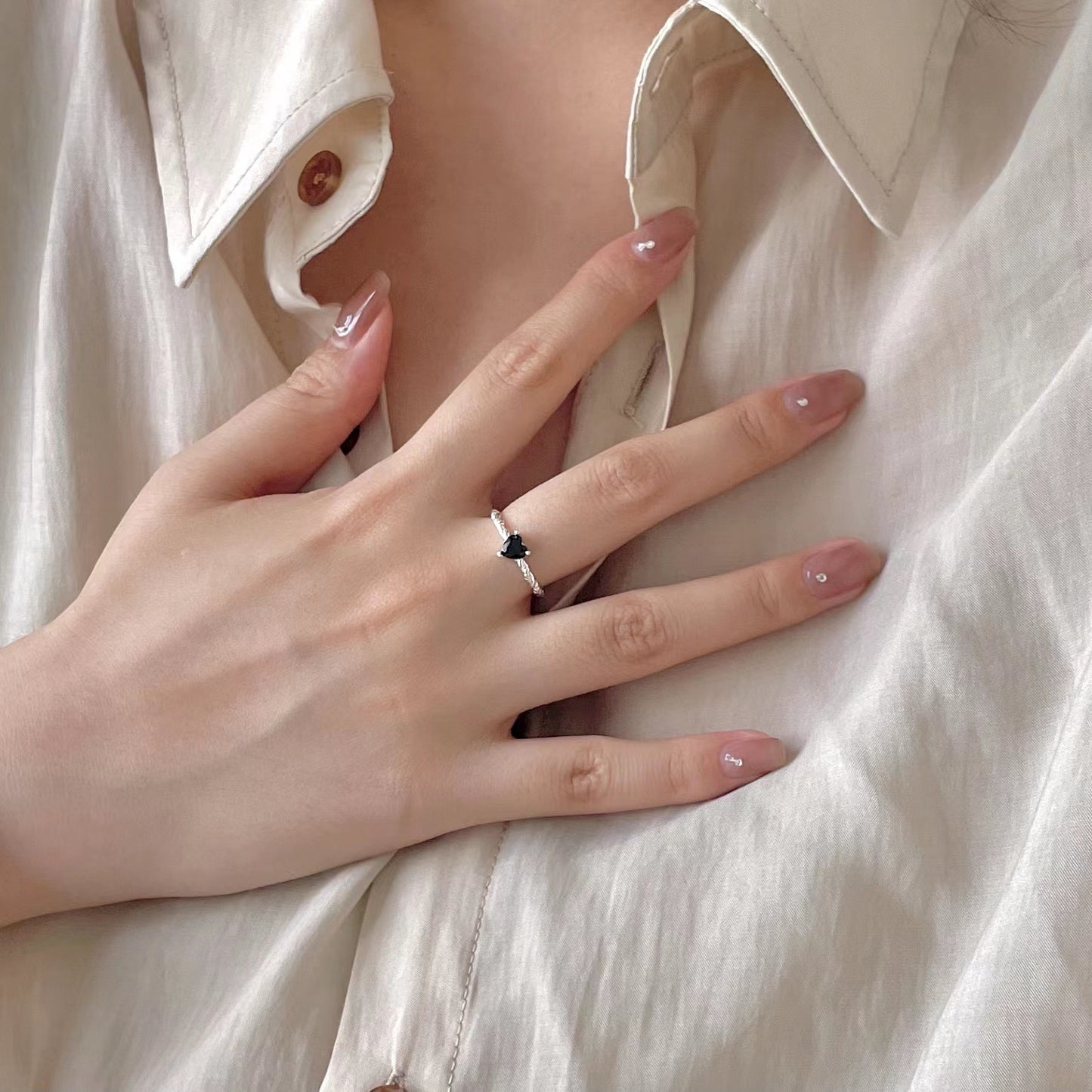 Anello da donna minimalista dolce in argento sterling 925 con zirconi cubici intarsiati