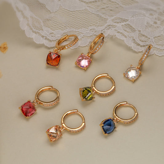 Orecchini geometrici minimalisti in rame con placcatura in oro vero e accenti in zirconia per donna