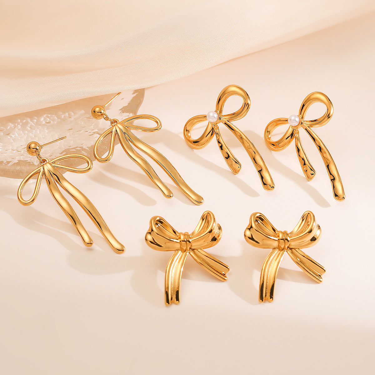 Sweet Bowknot Stainless Steel Ear Studs for Women with 18K Gold Plating Minimalist Versatile Fashion Accessory