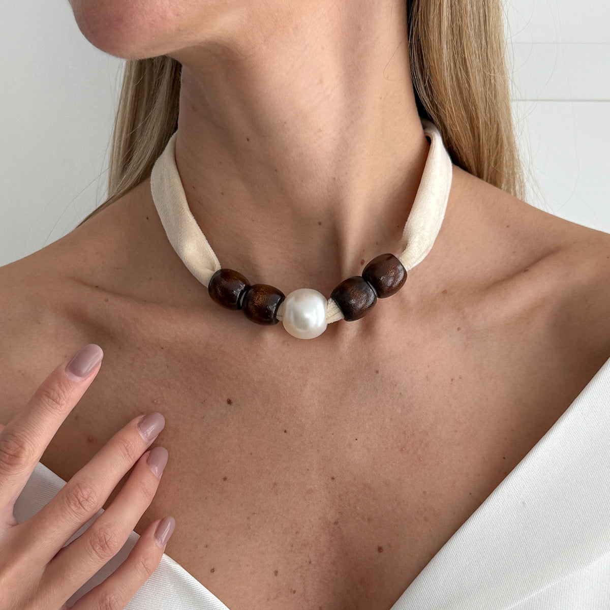 Luxury Elegant Round Wood Bead Imitation Pearl Necklace for Women