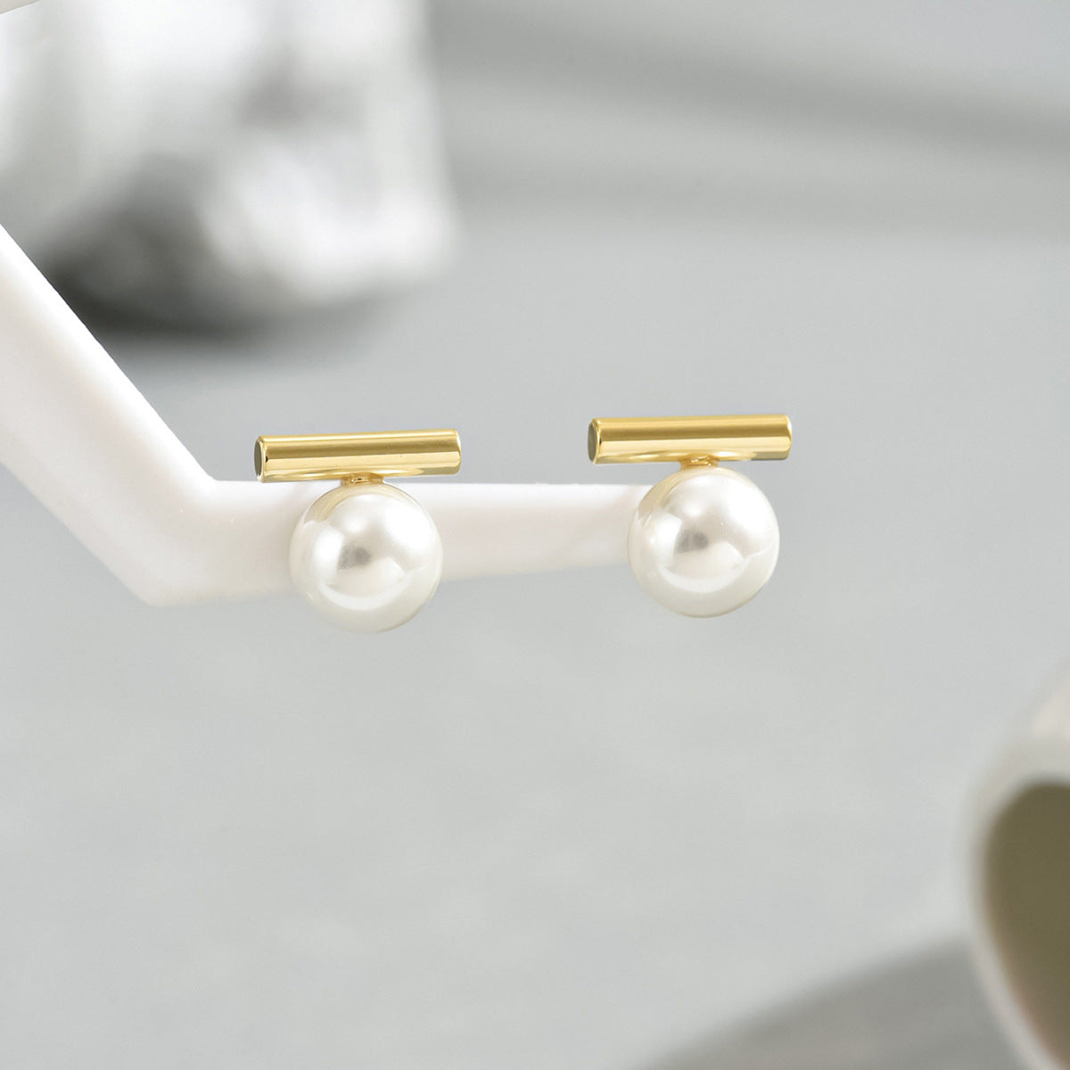 Pendientes de perlas minimalistas geométricos para mujer en cobre con postes de acero inoxidable