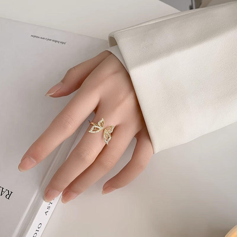 Anillo minimalista de nudo de lazo en tono dorado de acero de titanio con acabado chapado para el dedo índice, banda abierta ajustable