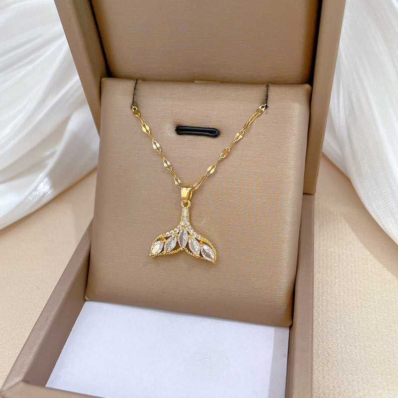Collana con ciondolo a coda di pesce geometrica di lusso per donne e uomini in acciaio inossidabile cavo con strass intarsiati, catena per clavicola