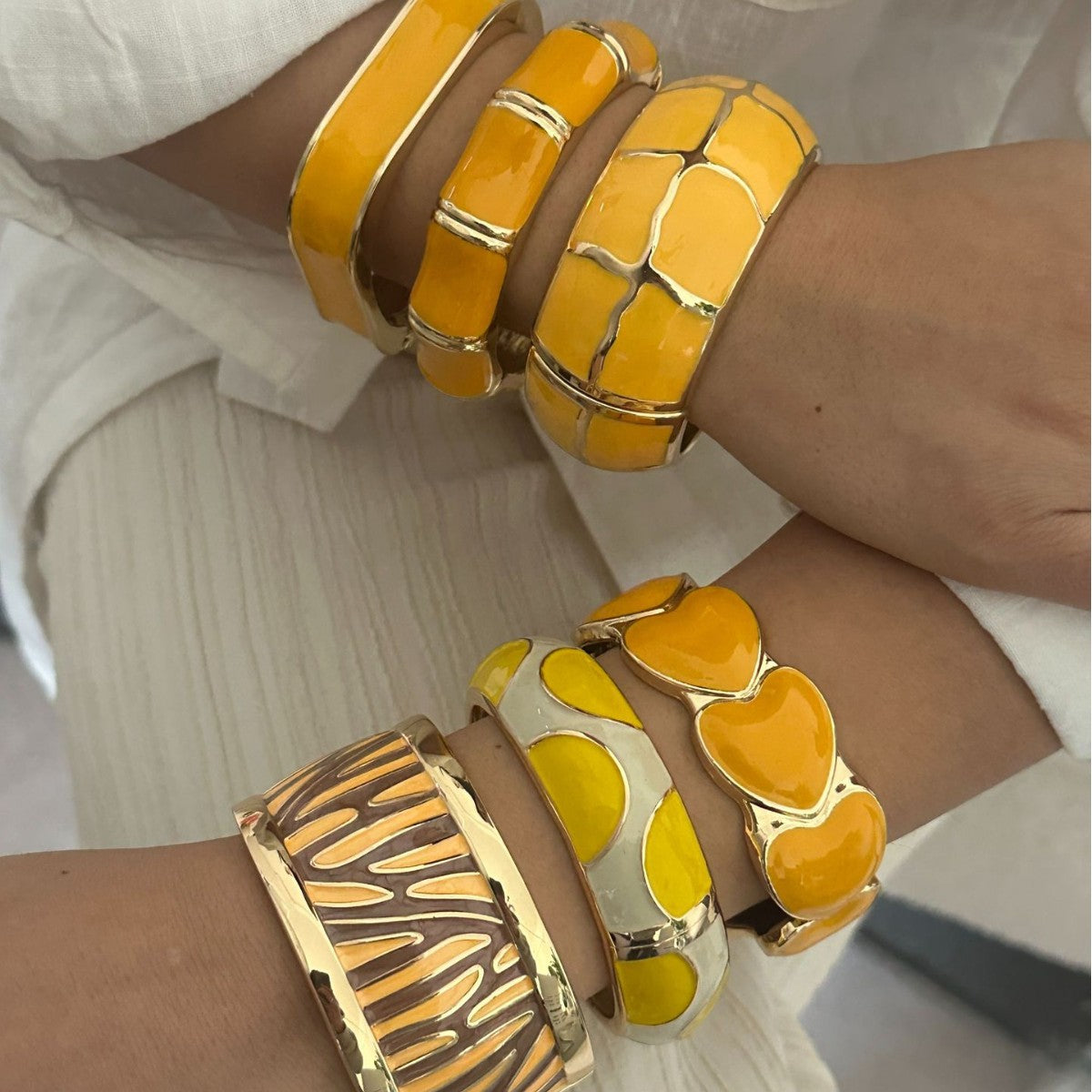 Vintage High Saturation Yellow Drip Oil Plated Alloy Heart Bracelet