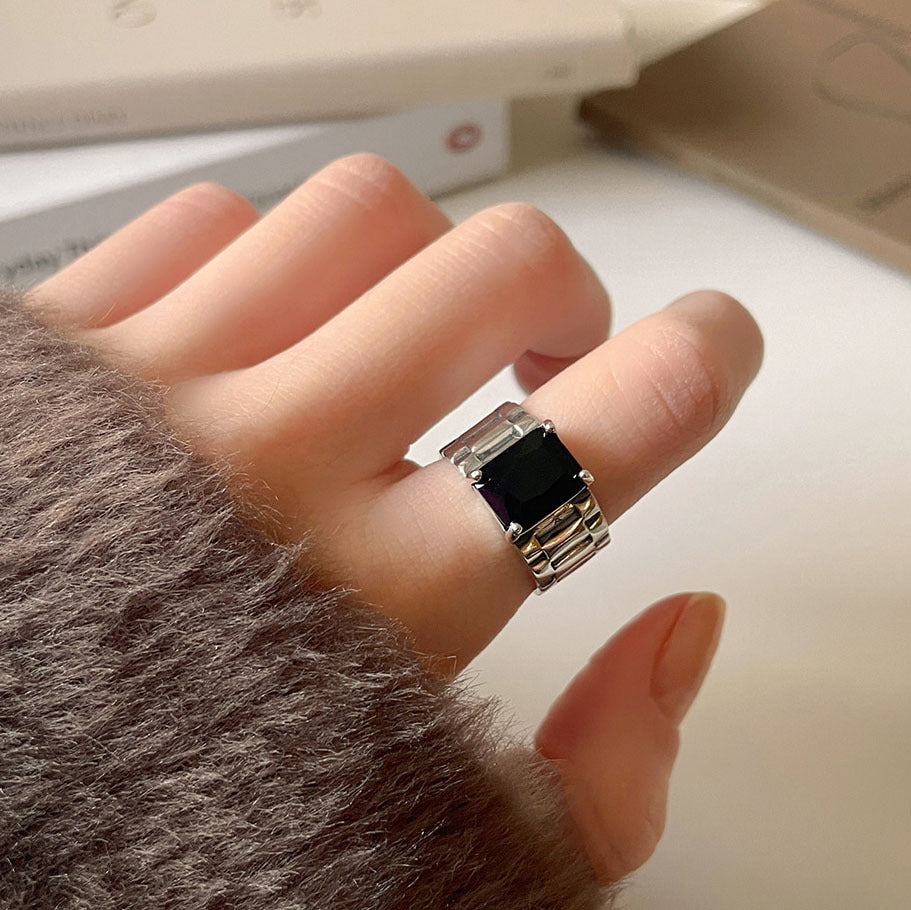Minimalist Heart-Shaped 925 Sterling Silver Ring with Geometric Texture and Black Rhinestone Inlay for Women