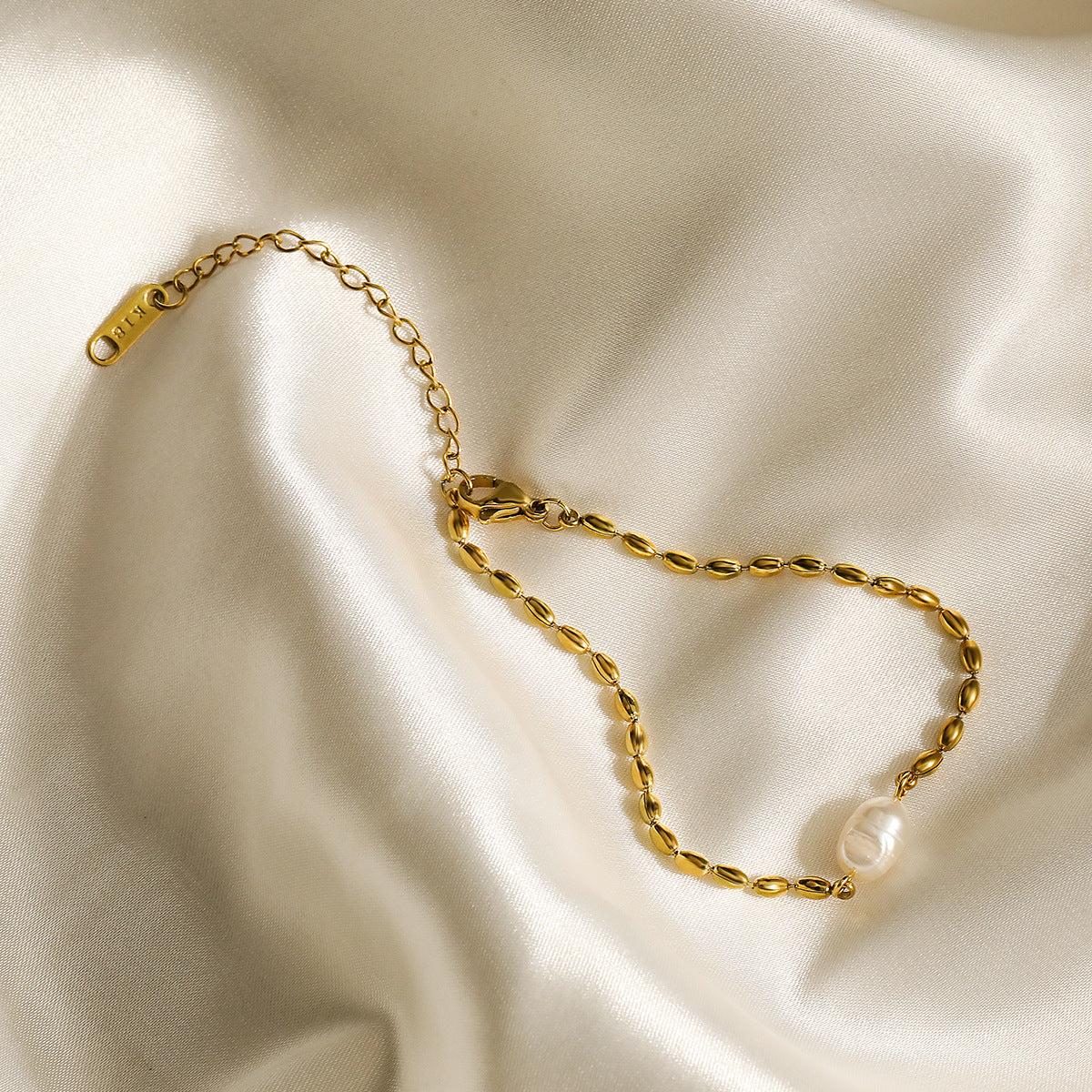 Collana Geometrica Minimalista in Acciaio al Titanio Placcato Oro Vero per Donna