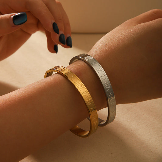 Punk 18K Gold Plated Stainless Steel Roman Numeral Buckle Bracelet for Women