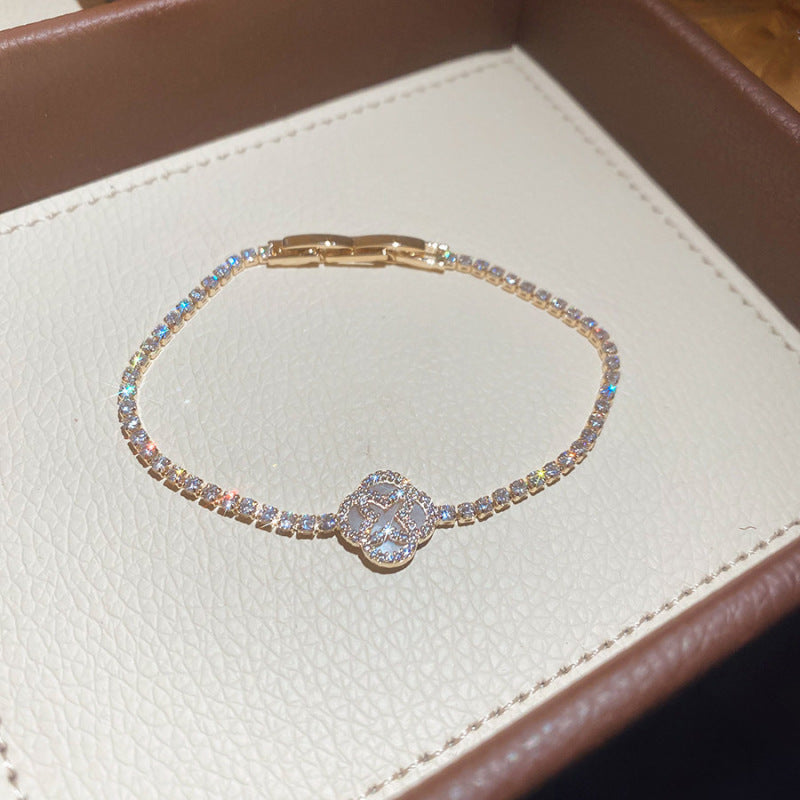 Luxury Elegant Geometric Round Cubic Zirconia Inlaid Brass Bracelet for Women