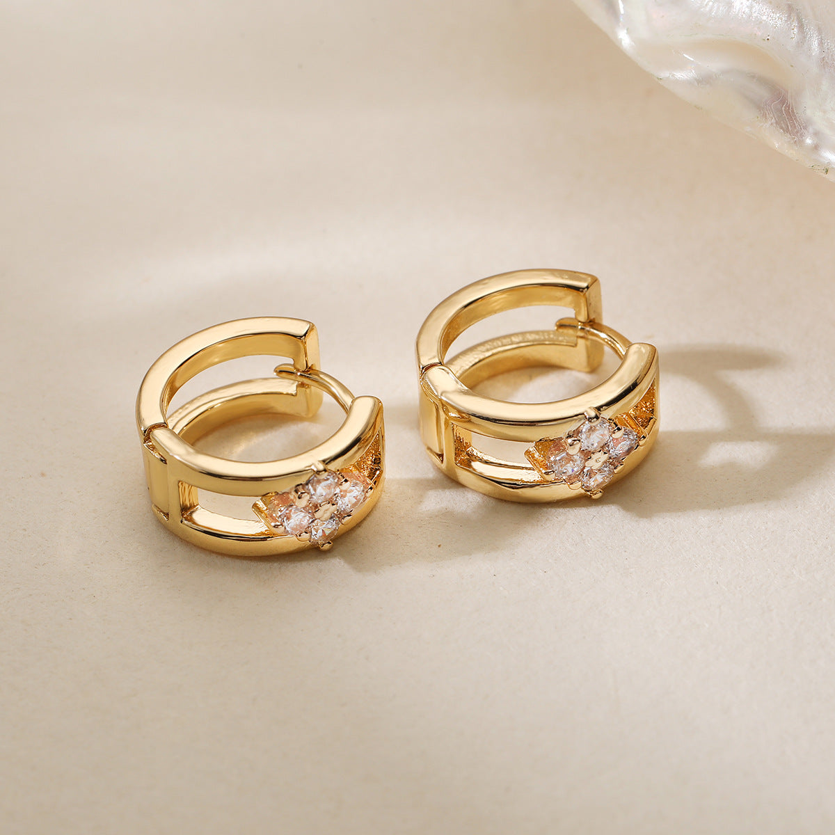 Vintage Geometric Copper Hoop Earrings with 18K Gold Plating and Micro-Paved Zirconia for Women