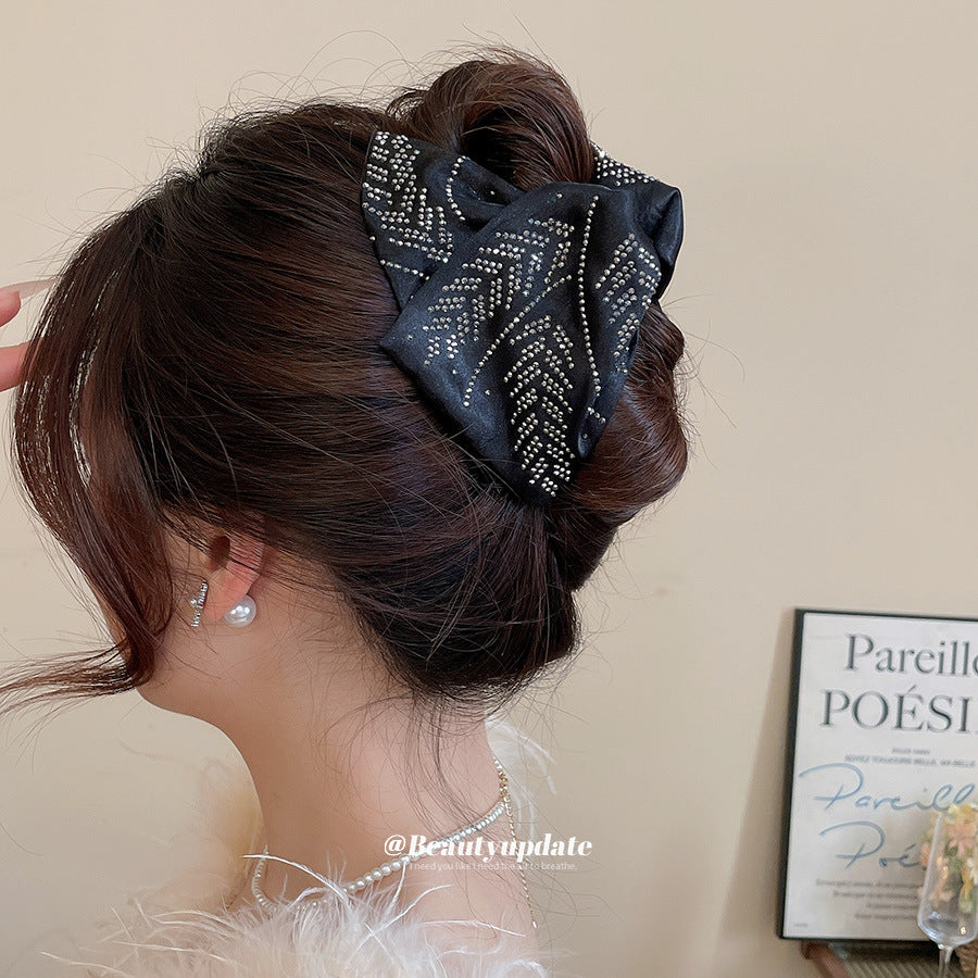 Fermaglio per Capelli Triangolare in Acrilico Stile "Old Money" Vintage con Intarsio di Strass da Donna