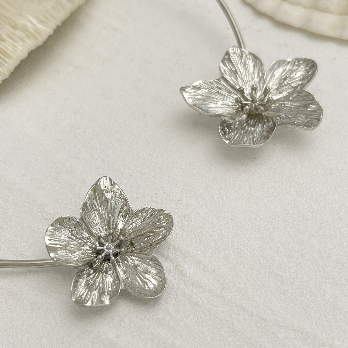 Collana girocollo da donna in lega a forma di stella e fiore in stile vacanza con tema spiaggia e oceano