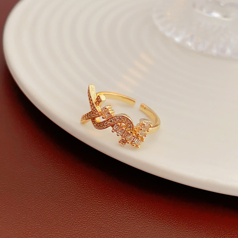 Anillo de círculo abierto geométrico vintage en cobre con acabado esmaltado e incrustación de circonita