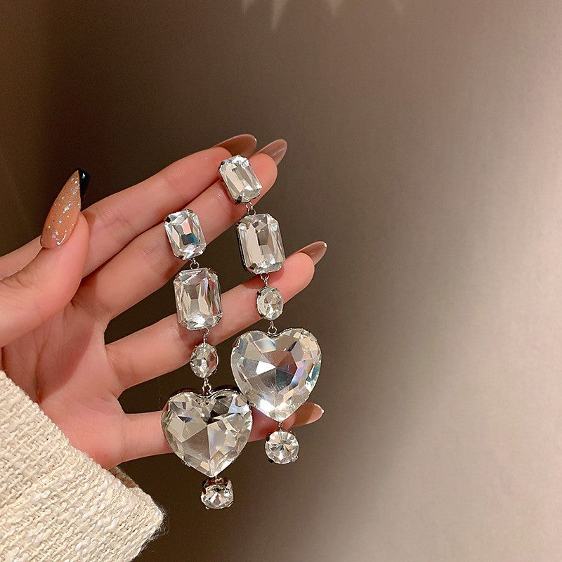 Orecchini a perno di lusso con lega geometrica irregolare e intarsio di strass, placcati argento, alla moda e versatili da donna