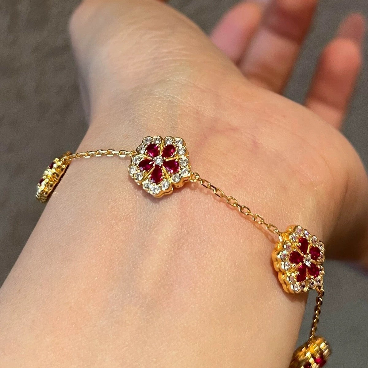 Elegant Floral Hand Chain for Women Made of Brass with Zircon Inlay, Minimalist Luxury Style Bracelet for Daily Wear and Office Use