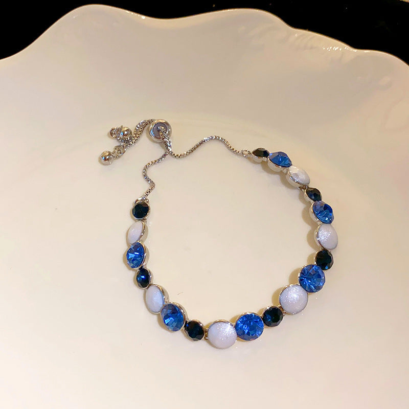 Elegant Heart-Shaped Gold-Plated Zirconia Bracelet for Women with Delicate Luxury Aesthetic