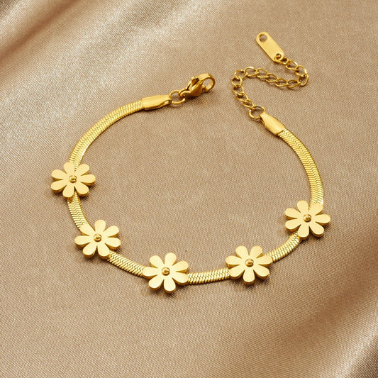 Minimalist Gold Plated Stainless Steel Daisy Pendant Chain Bracelet