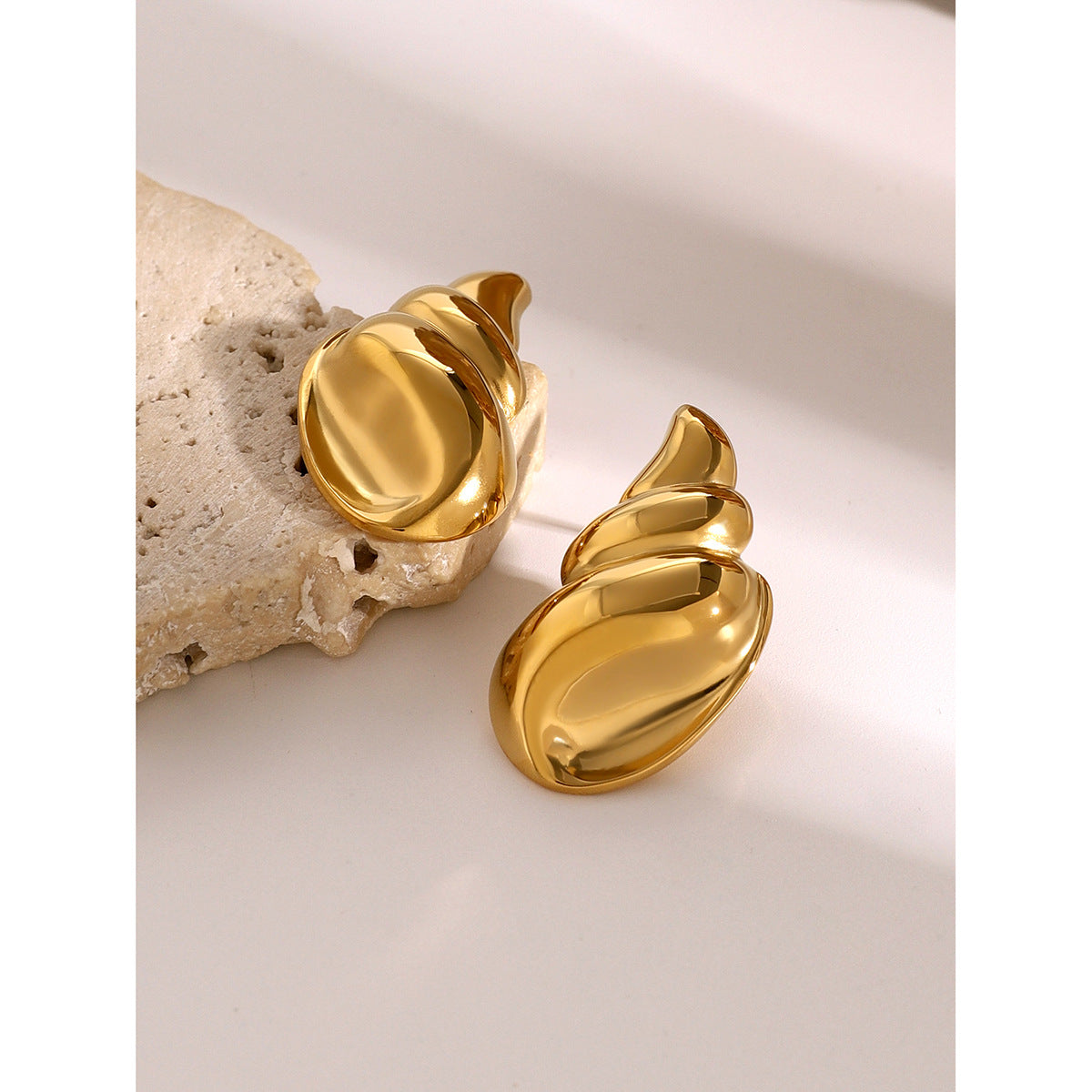Luxury 18K Gold Plated Polished Conch Stainless Steel Earrings Asymmetric Design Unisex