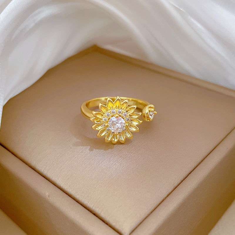Anello regolabile di lusso a motivo floreale interamente in strass, in ottone con finitura placcata, da donna