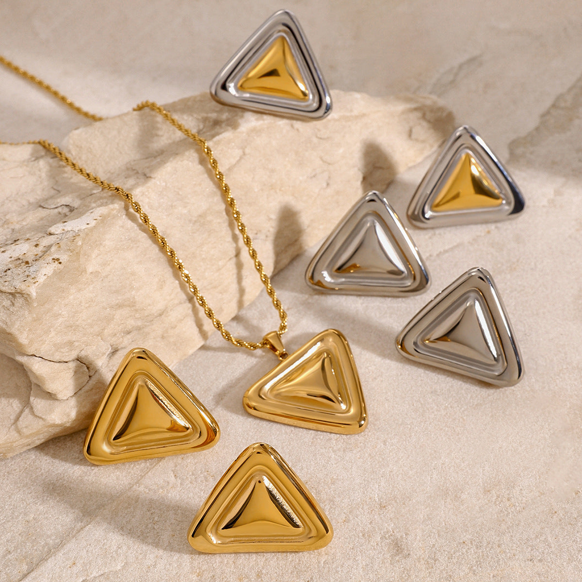 Orecchini Minimalisti Triangolari in Acciaio Inossidabile con Finitura Placcata per Donne, Gioielli di Moda Geometrici