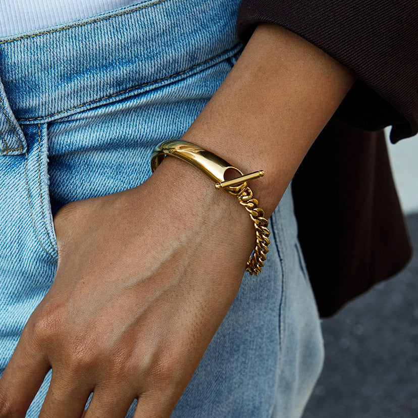 Bracciale asimmetrico a mezza catena minimalista con chiusura a T in acciaio inossidabile con finitura placcata da donna