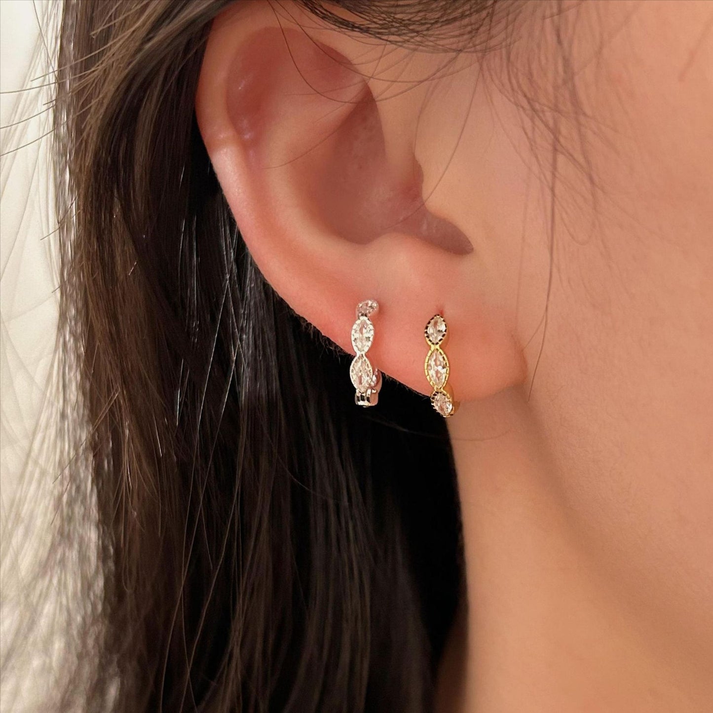 Dulces Aretes Chapados en Plata de Ley 925 con Circonita Cúbica en Forma de Gota, Estilo Minimalista