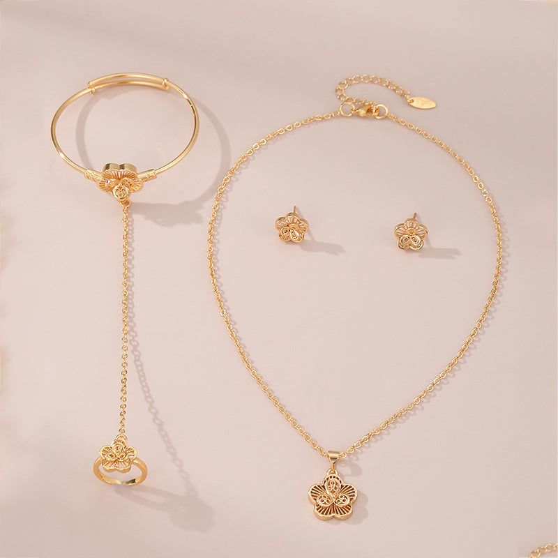 Collana con ciondolo a cuore minimalista in rame placcato per ragazze, con catena a maglie sottili a strato singolo