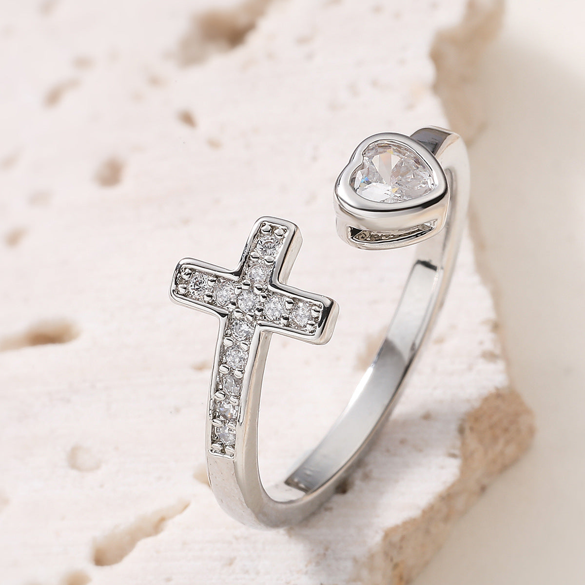 Minimalist 18K Gold Plated Brass Heart Geometric Micro-inlay Cubic Zirconia Ring for Women