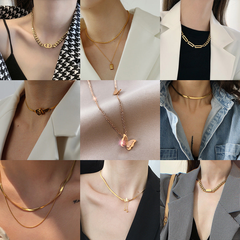 Collar Punk de Acero de Titanio con Baño de Oro de 18K con Cadena Cubana y Doble Letra D para Mujer