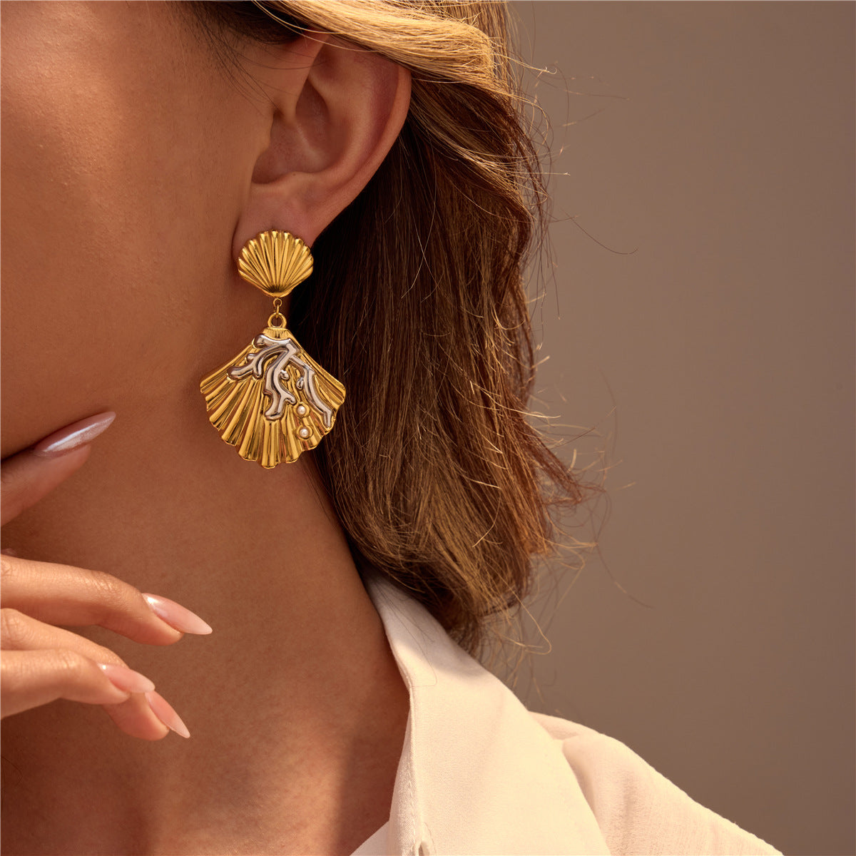 Elegantes pendientes de acero inoxidable con textura de coral y conchas marinas inspiradas en el océano, chapados en oro y plata para mujer