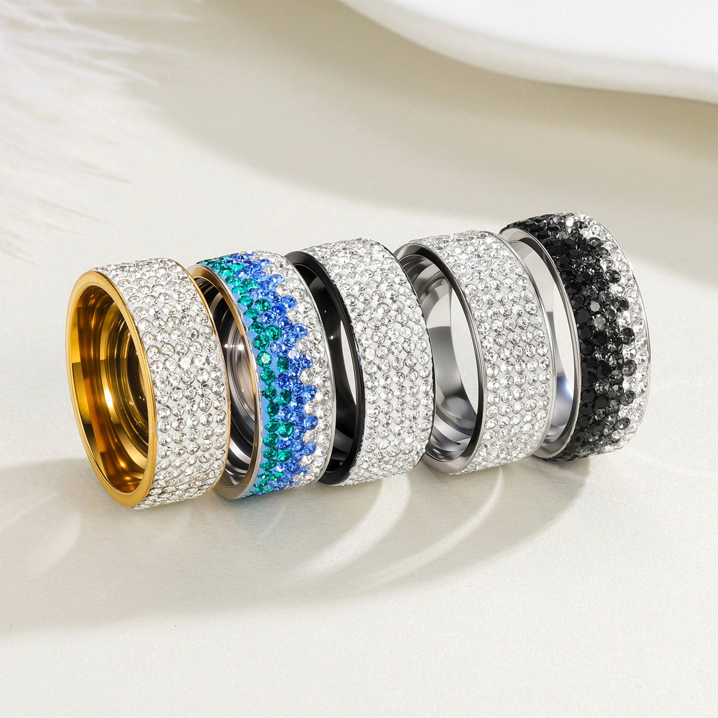 Anello Unisex a Cinque File di Strass Placcato in Acciaio Inossidabile Geometrico