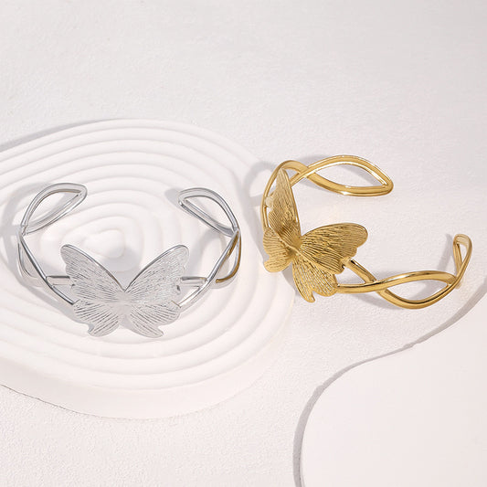 Pulsera Abierta de Mariposa Minimalista de Acero Inoxidable con Baño de Oro de 18K para Mujer