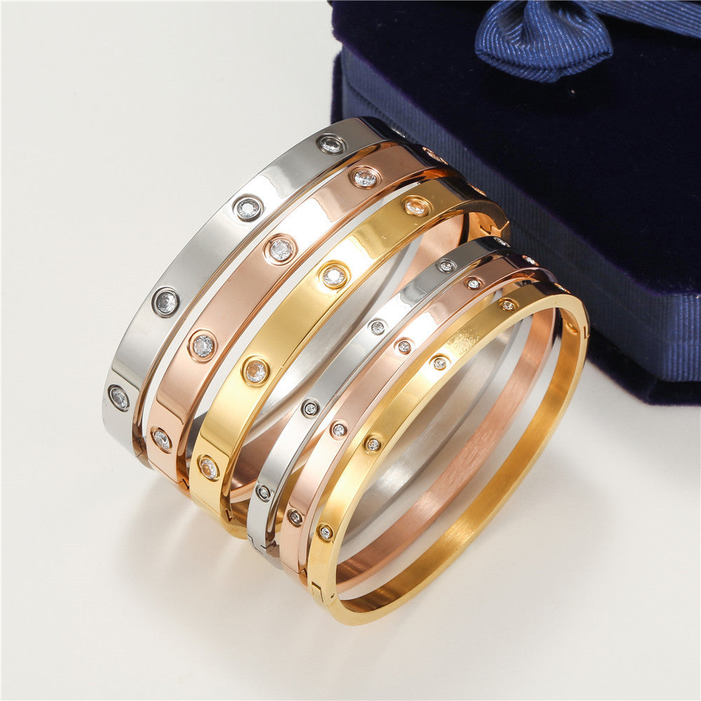 Casual Geometric Round Rhinestone Plated Titanium Steel Bracelet with Clasp