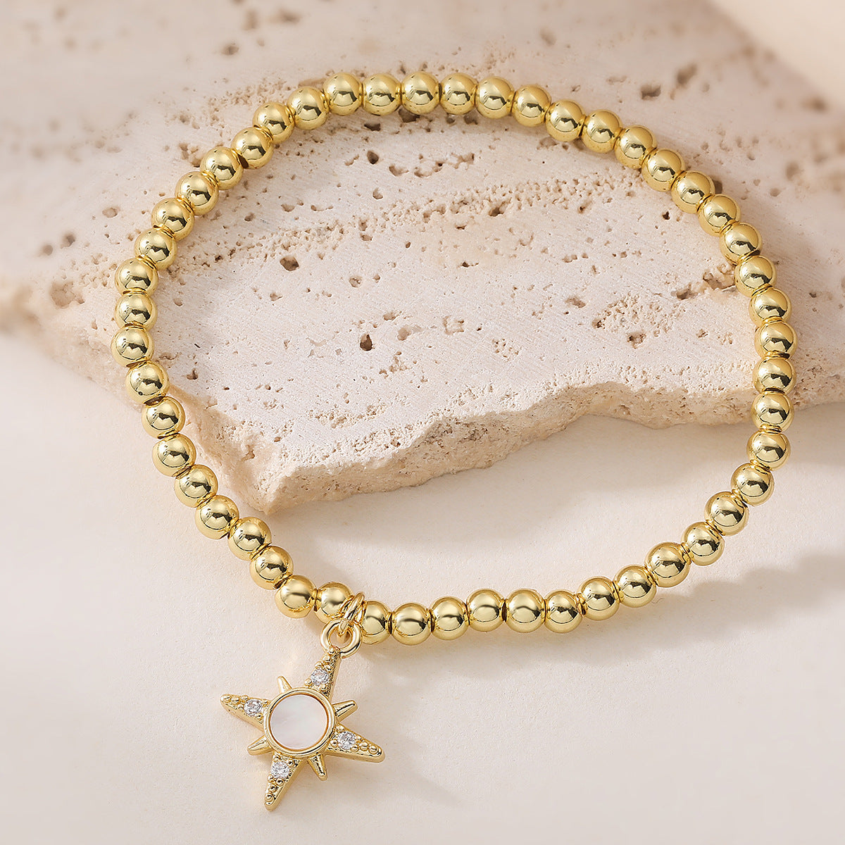 Minimalist 18K Gold Plated Brass Heart Geometric Micro-inlay Cubic Zirconia and Shell Bracelet for Women