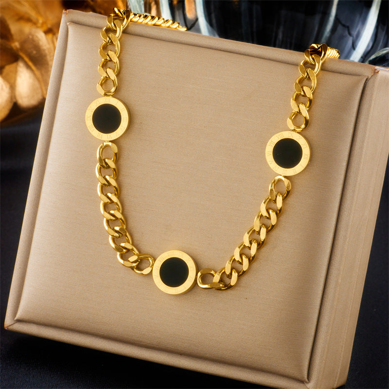 Collar con colgante redondo de acero de titanio punk vintage minimalista con acabado chapado para mujer