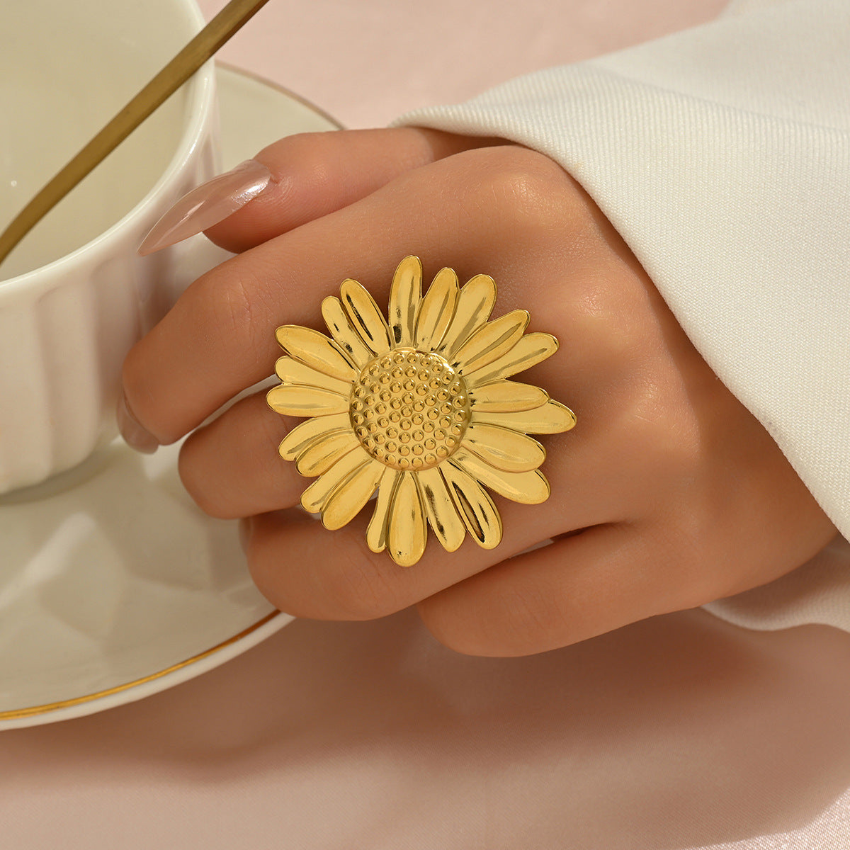 Anillo abierto de aleación de zinc chapado en oro de 18 quilates con diseño geométrico de girasol para mujer