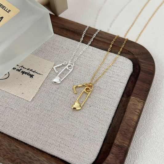 Minimalist Heart-Shaped 925 Sterling Silver Brooch Necklace with Electroplated Finish, Cross Chain Design