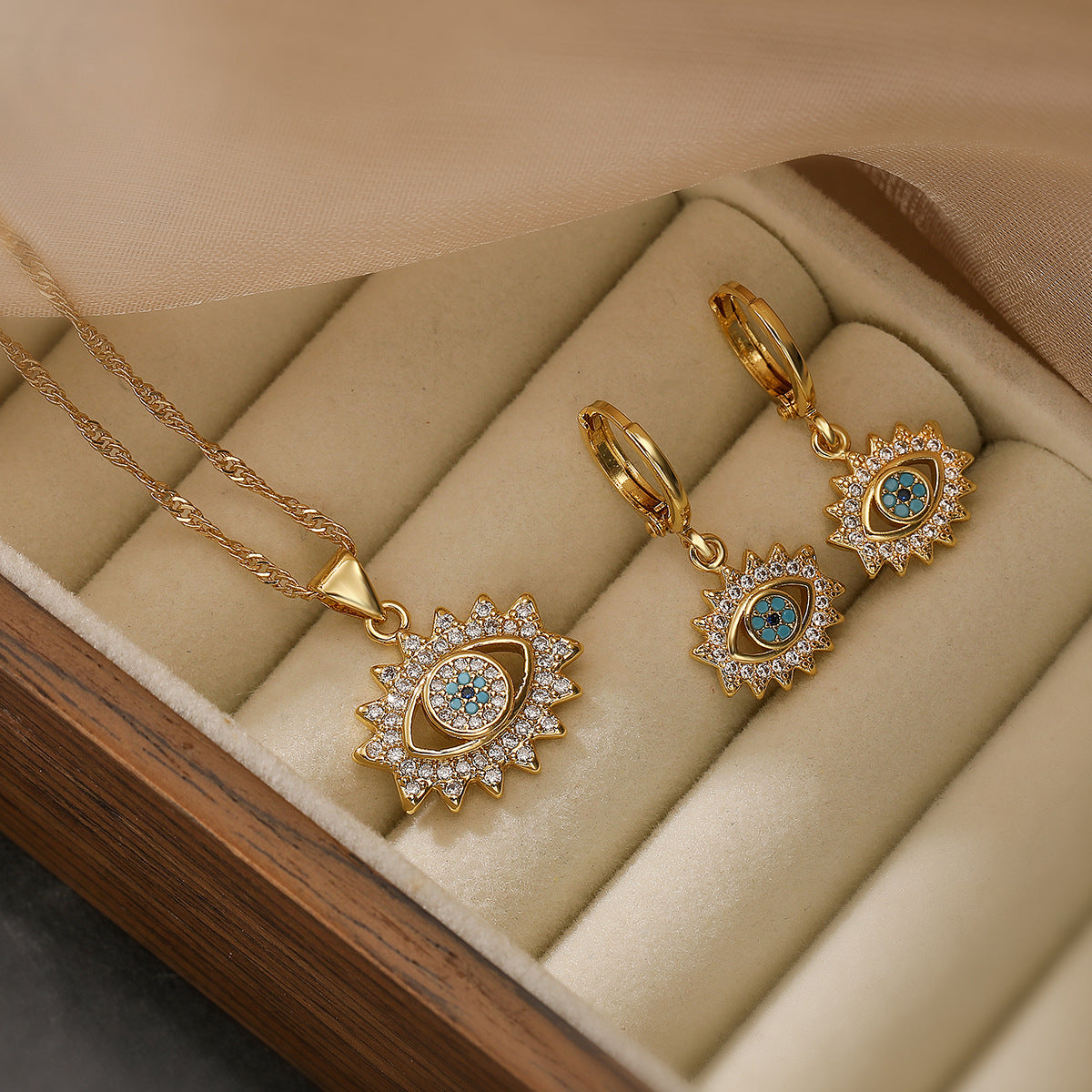 Set di collana e orecchini da donna con ciondolo a occhio turco placcato oro 18 carati in rame e zirconi, stile minimalista vintage