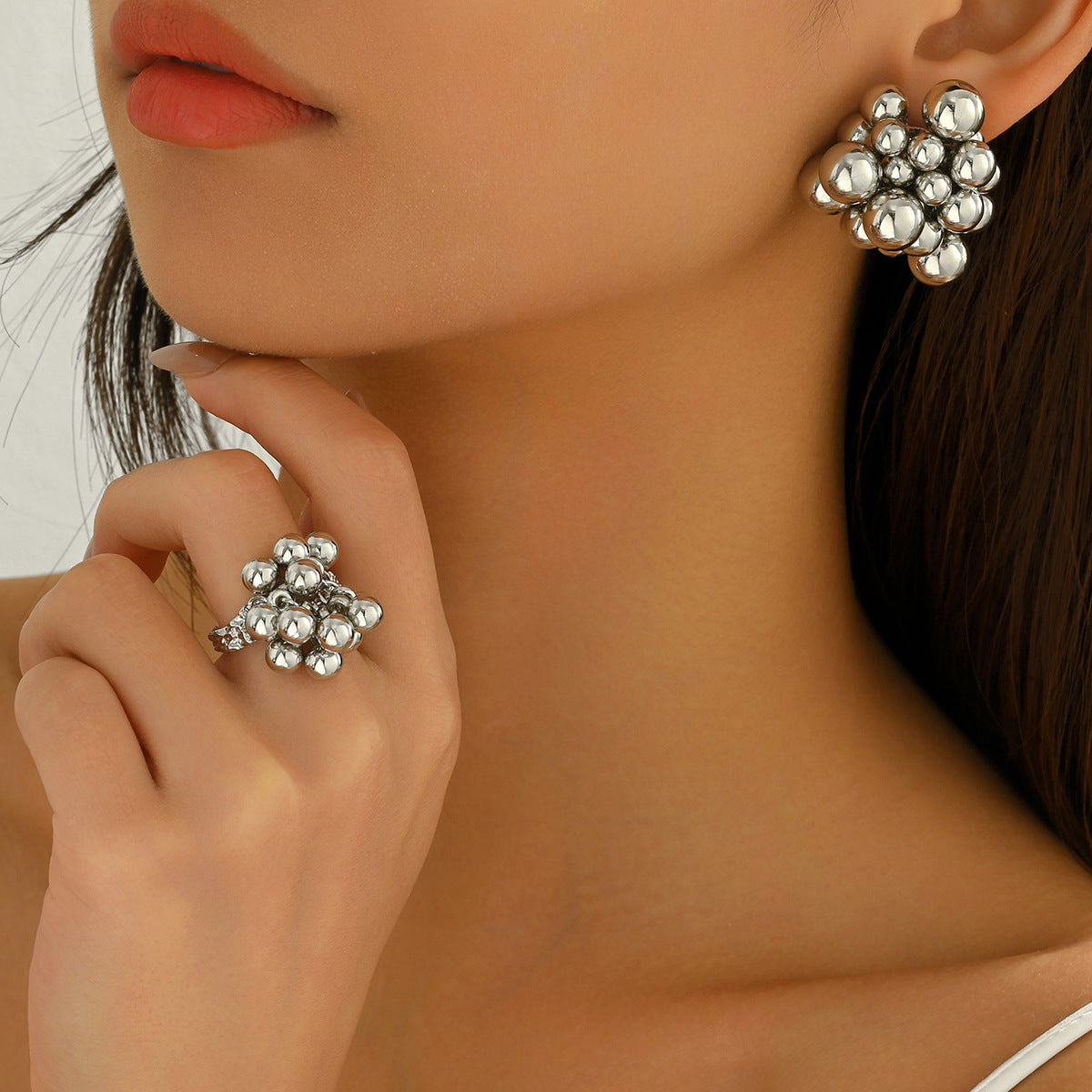 Pendientes y anillo con baño de CCB para mujer de estilo geométrico con motivos circulares y de puntos para un uso diario a la moda
