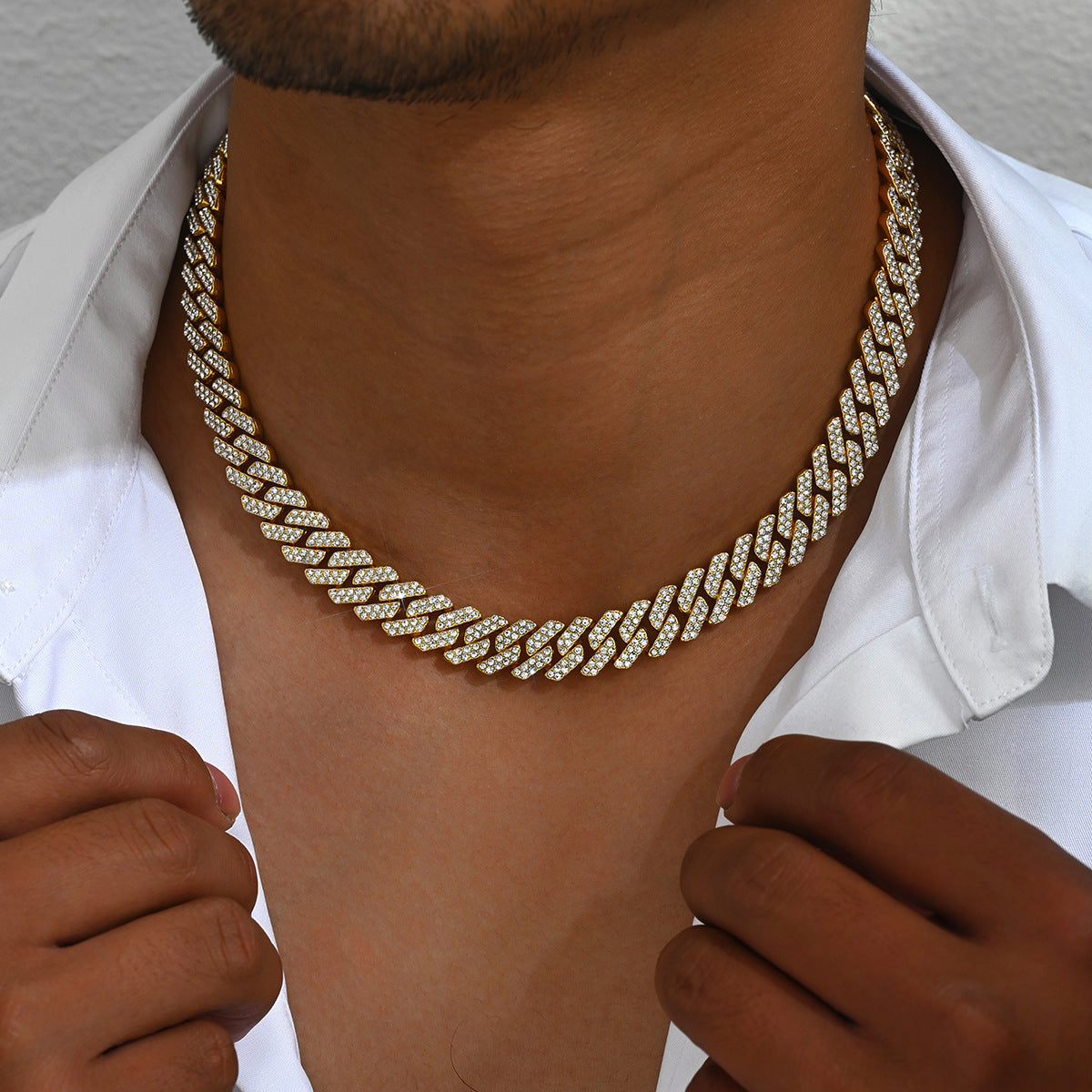 Collar con colgante geométrico de estilo hip hop minimalista para hombre, cadena cubana de aleación de zinc con incrustaciones de diamantes de imitación