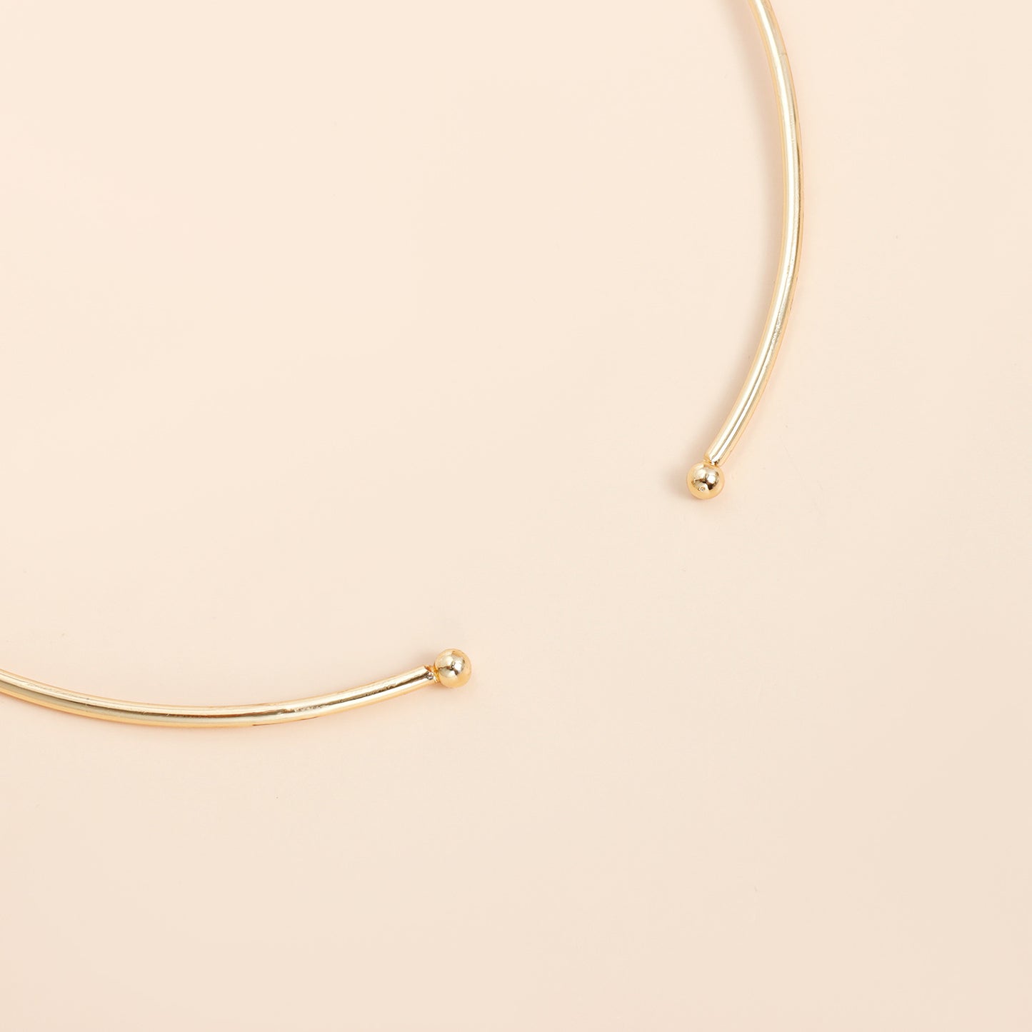 Elegant Geometric Round Iron Choker Necklace with Titanium Steel Pendant for Unisex